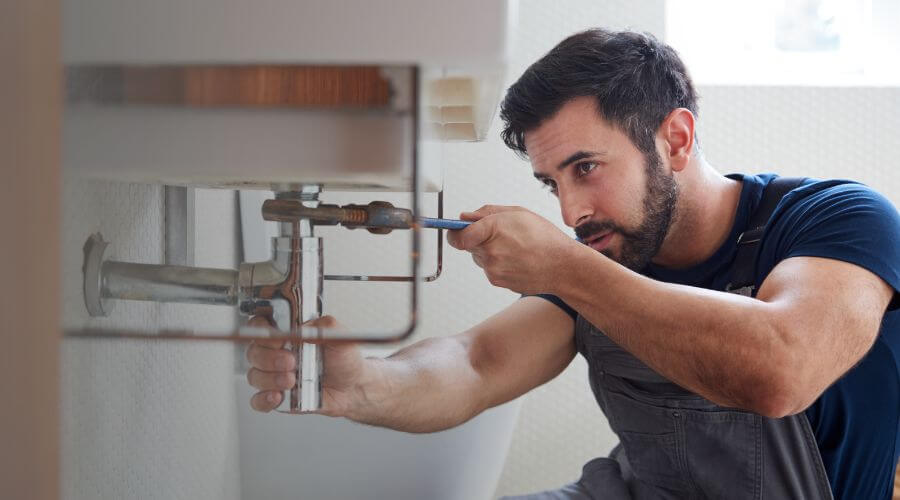 Expert burst pipe repair services in Justiceburg, TX